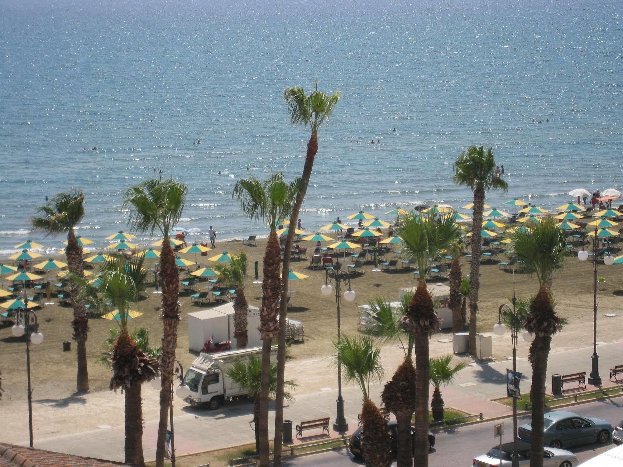 Palm Sea Beach Hotel Apartments Larnaca Dış mekan fotoğraf